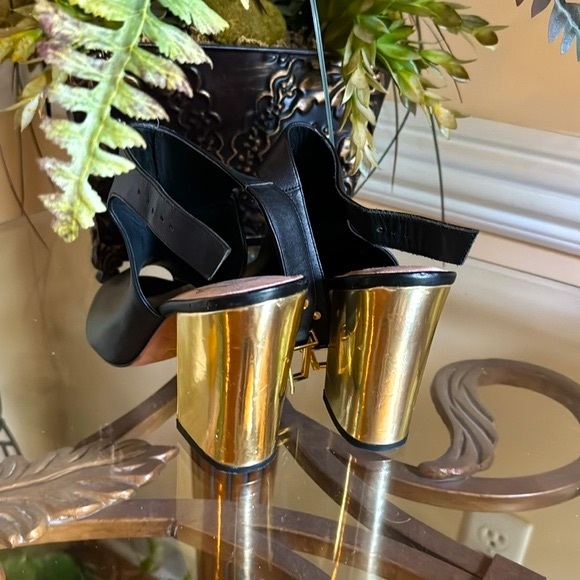 Ted Baker Black Leather Slingback Buckle Gold Block Heels 7.5 - Picture 2 of 2